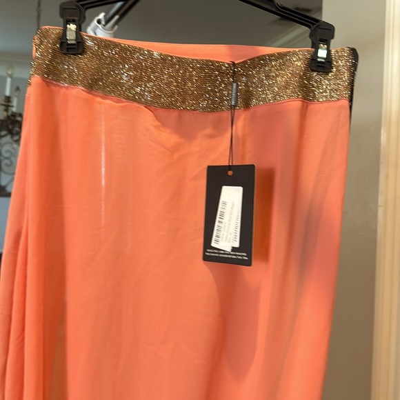 pretty little thing maxi skirt side slits both sides w rose gold crystal belt. - Picture 2 of 11